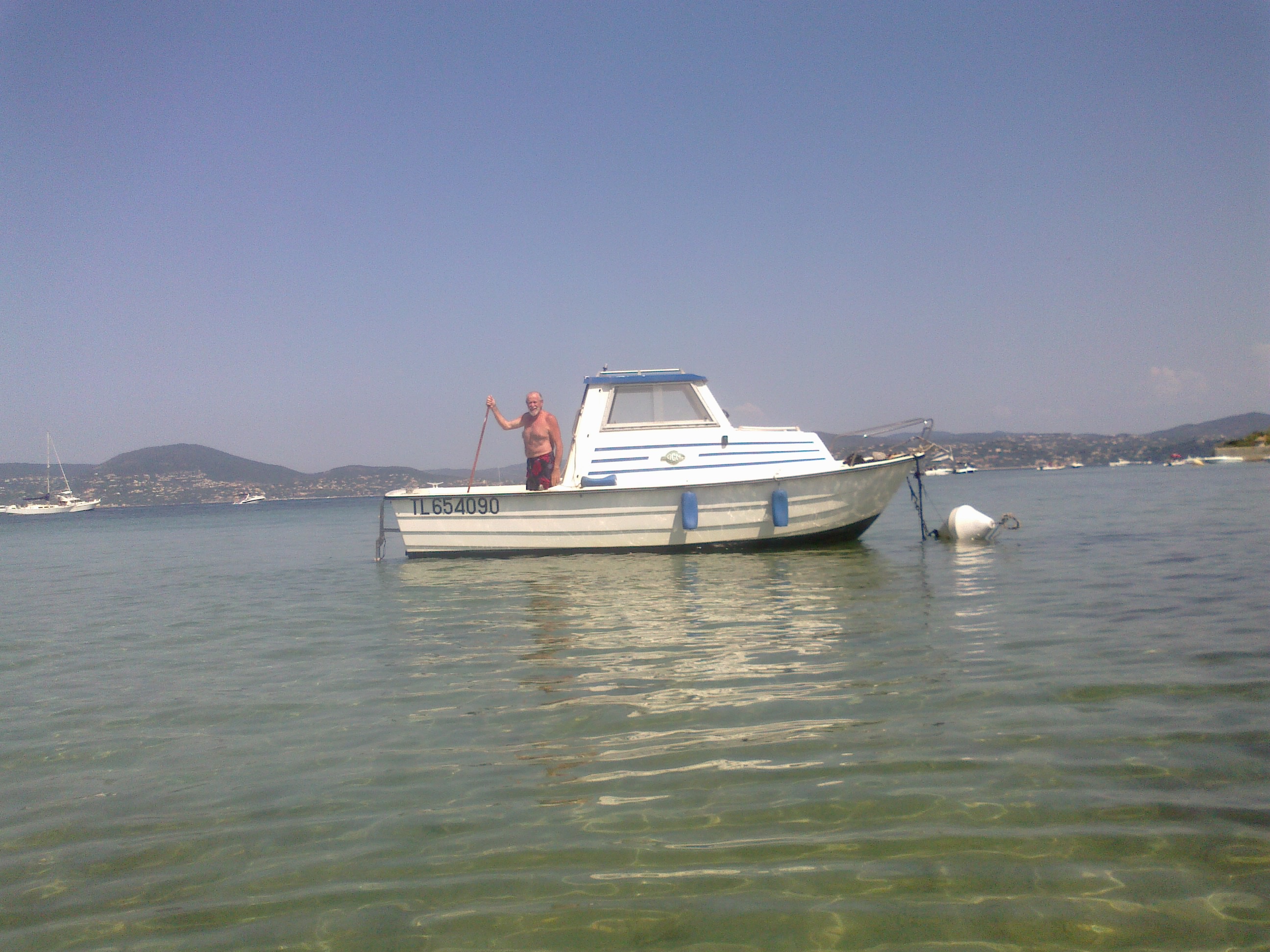 bateau à moteur pêche