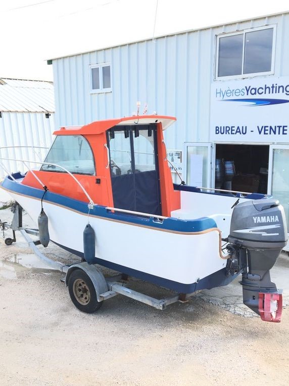 Bateau Beneteau timonier 5.55 motorisé yamaha 80cv 4temps