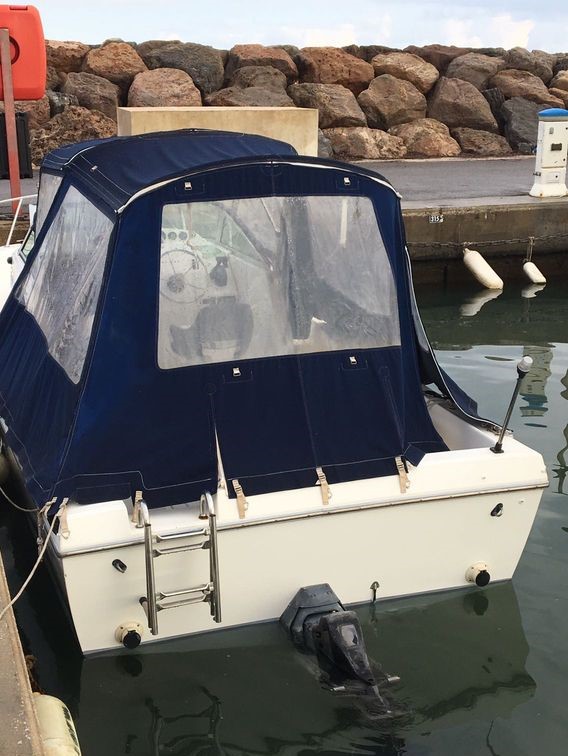 Bateau white shark 237 moteur volvo penta v6