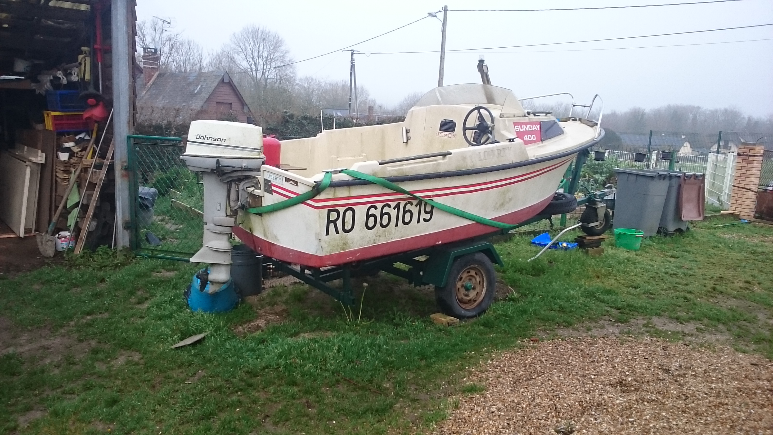 Bateau sunday avec remorque