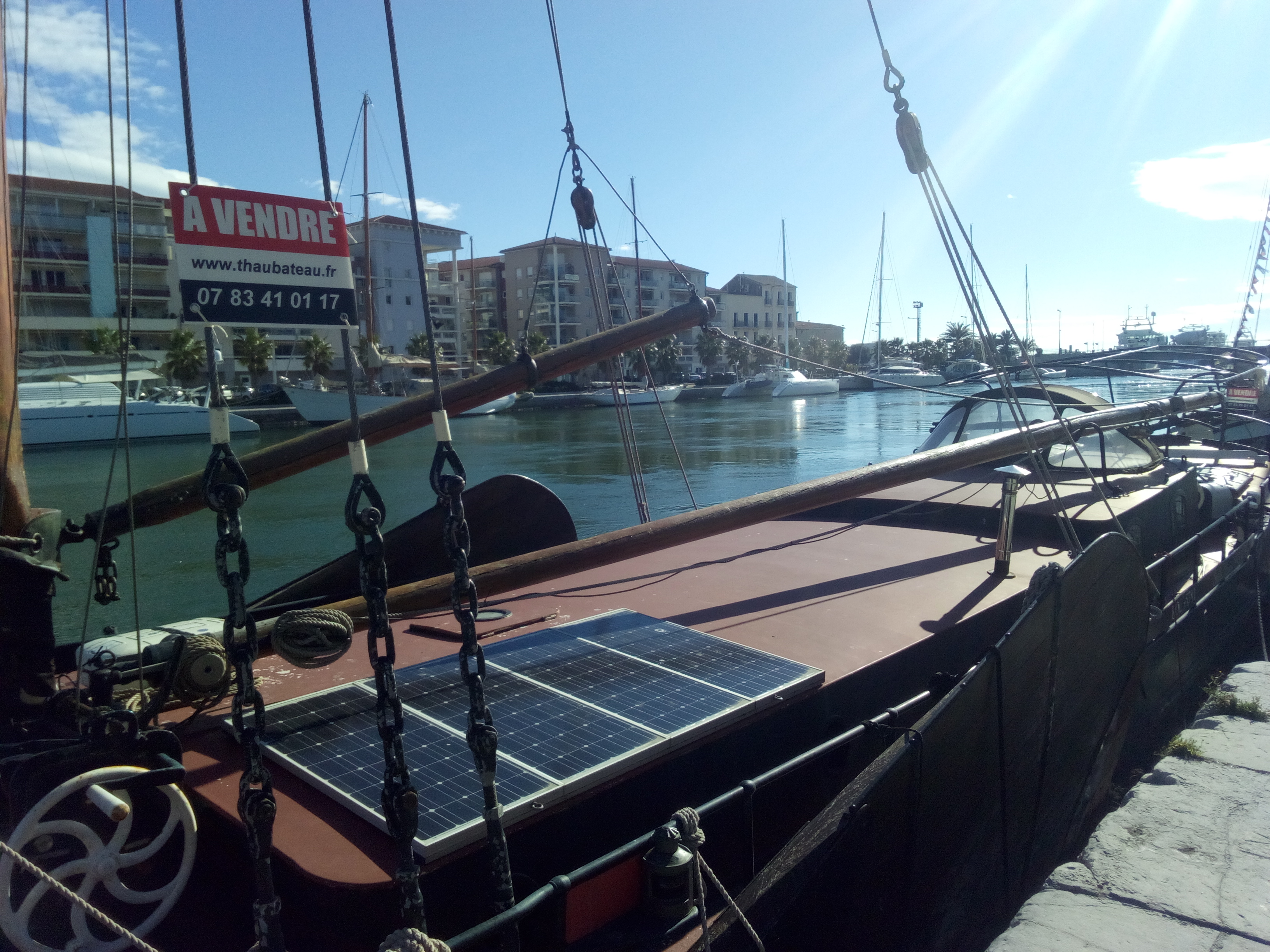 Péniche Tjalk à voile – Appartement atypique à Sète