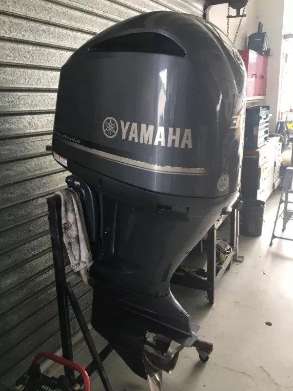 Moteurs de Bateau Yamaha 300 CV modèle 2015