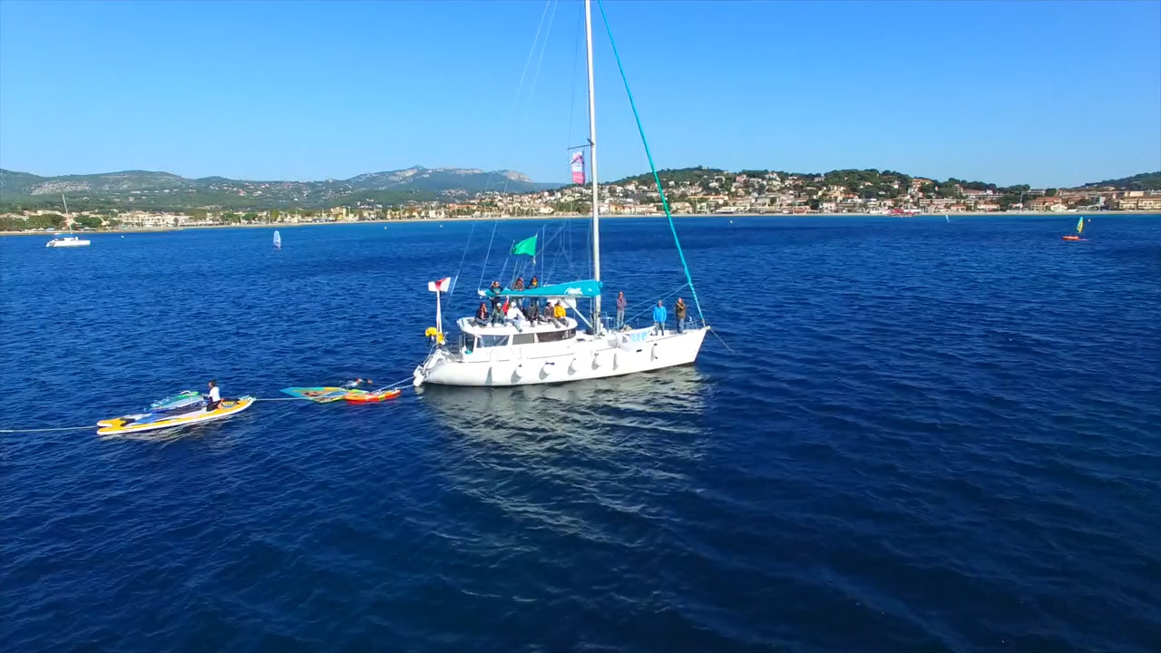 LOCATION VOILIER MONOCAT 4 CAB – ÎLE EMBIEZ VAR