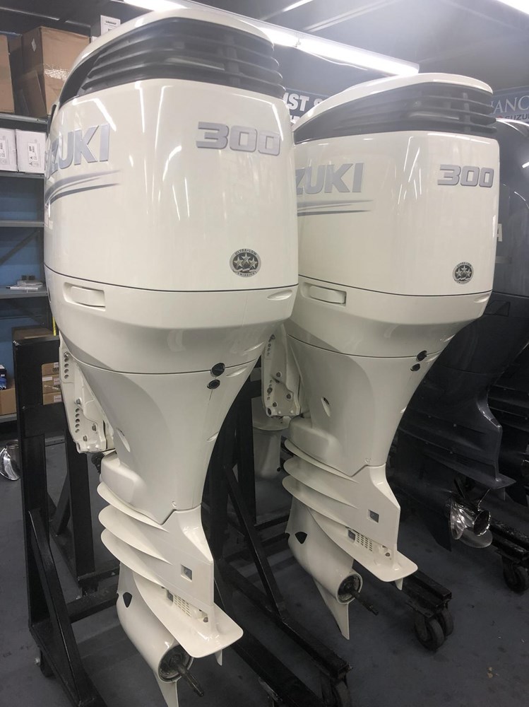 Slightly Used Suzuki 300HP 4-Stroke Outboard Motor Engine