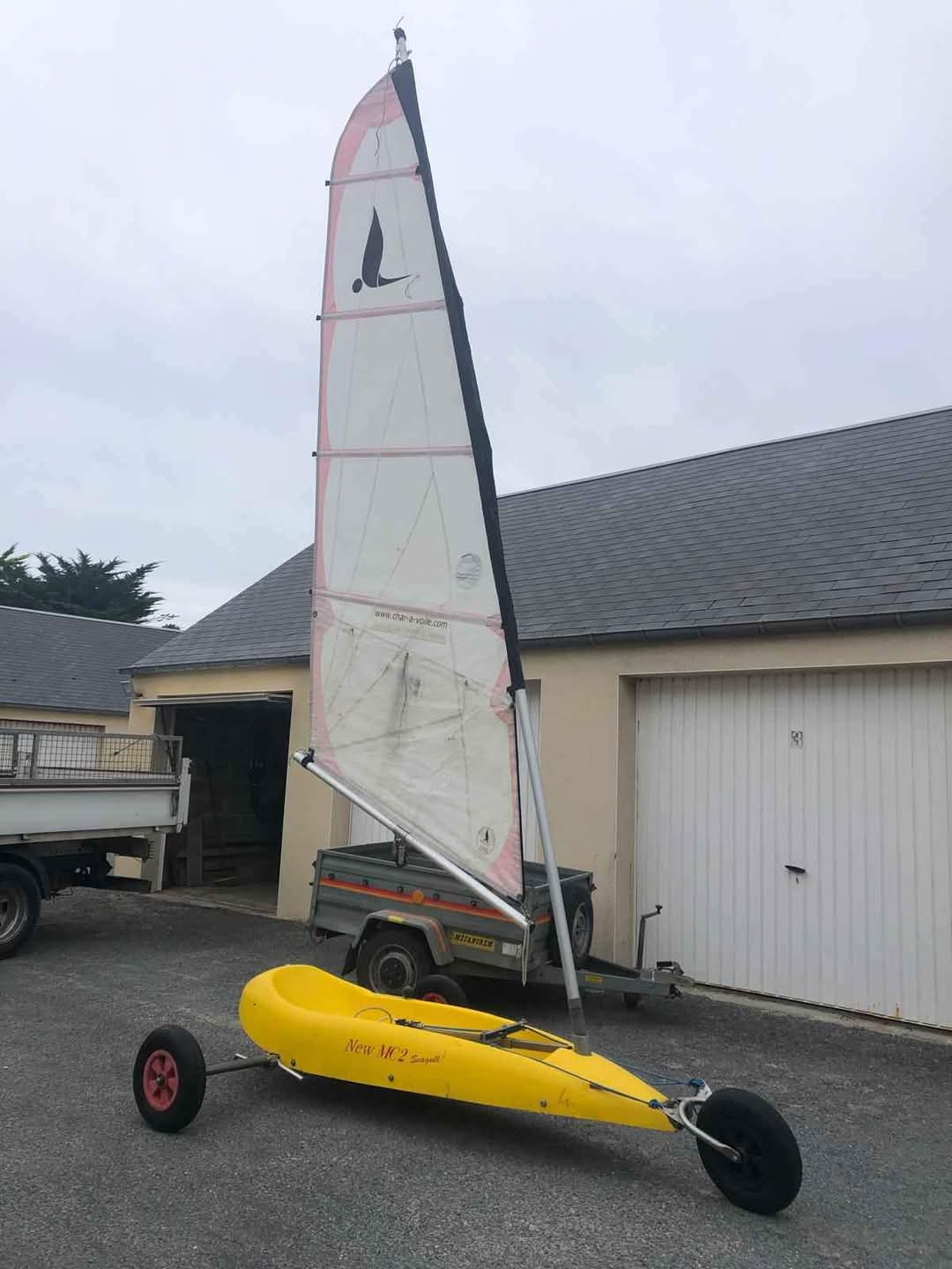 CHAR A VOILE