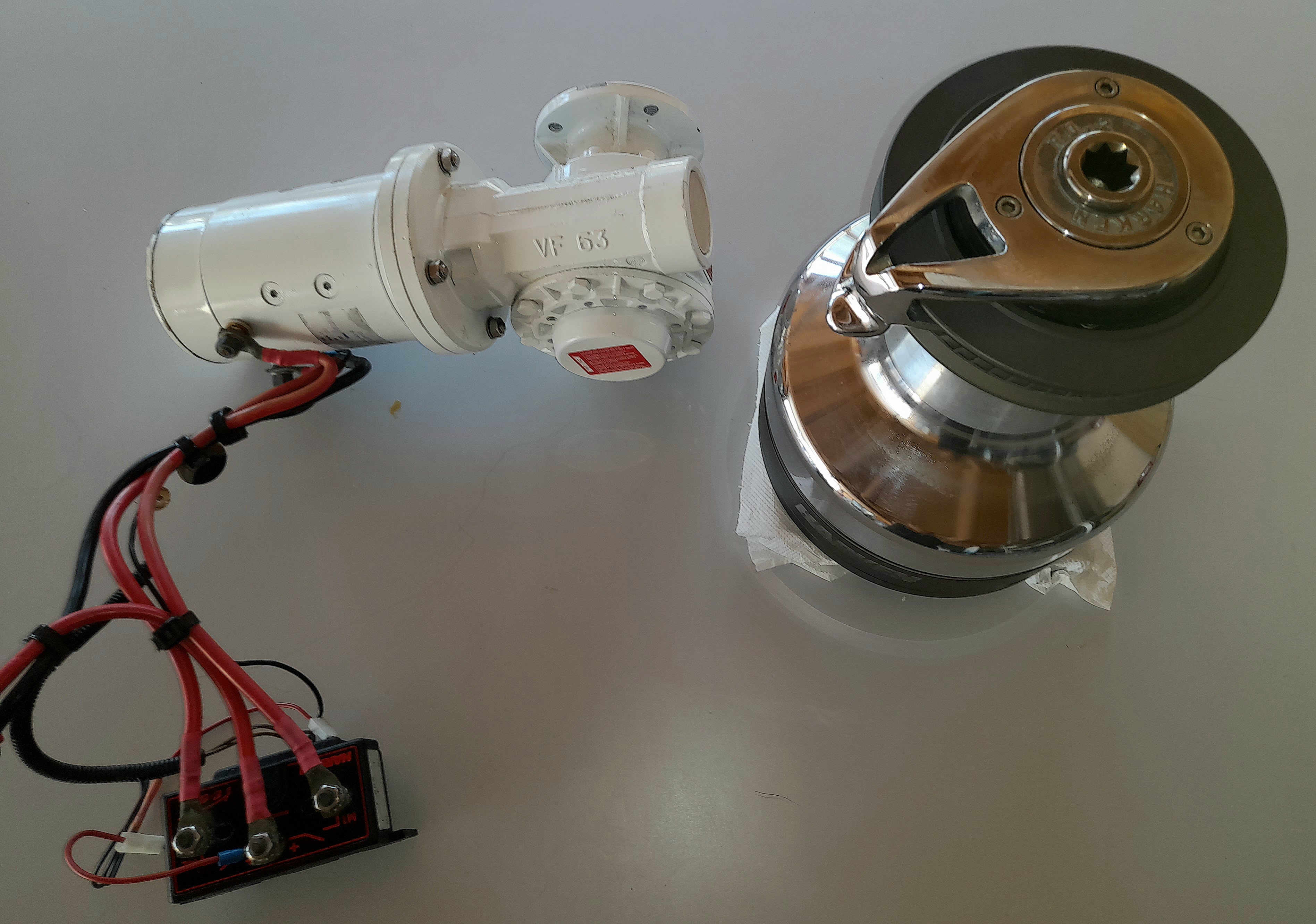 2  x Winch  Électrique Harken  70.2