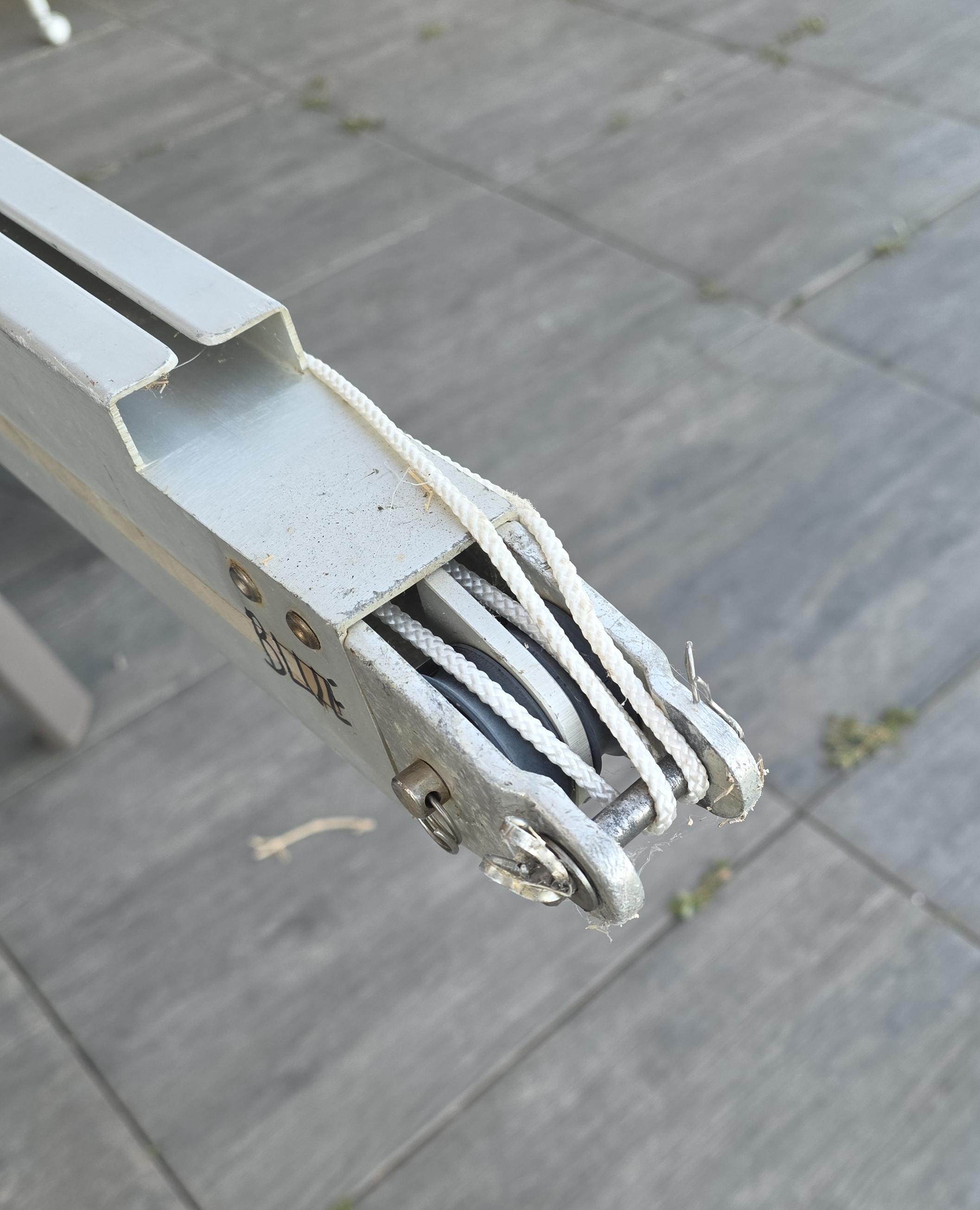 Bôme complète en aluminium pour ETAP 20, équipée pour deux prises de ris.